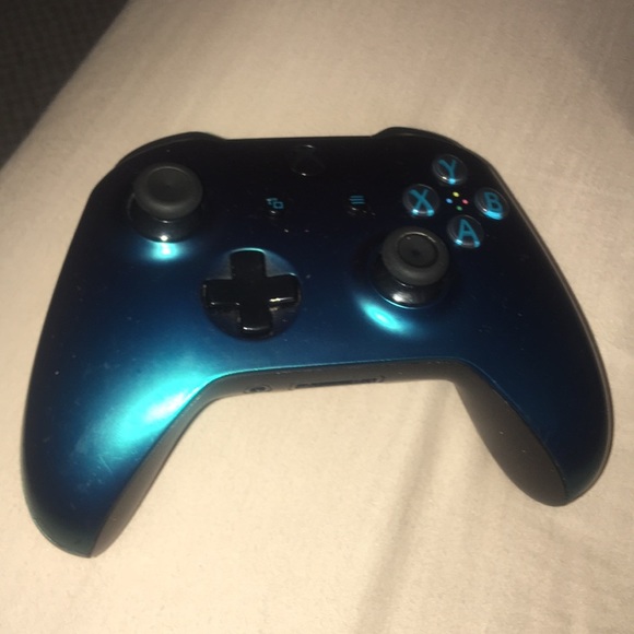 Xbox One Remote - Picture 1 of 3